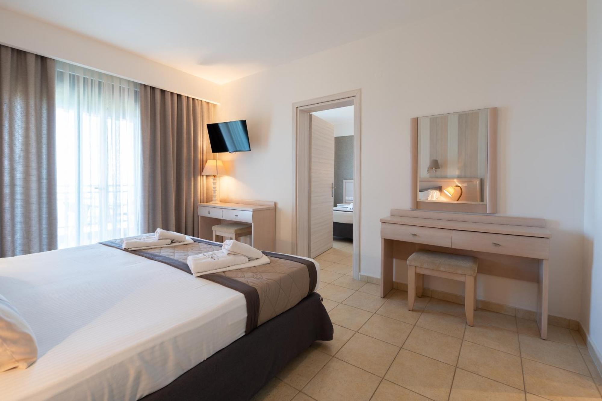 Hotel Areti Неос Мармарас Екстериор снимка